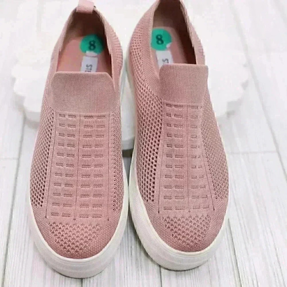 Steve Madden Daray Size 8 Rose Gold fabric upper sneaker - Picture 1 of 12